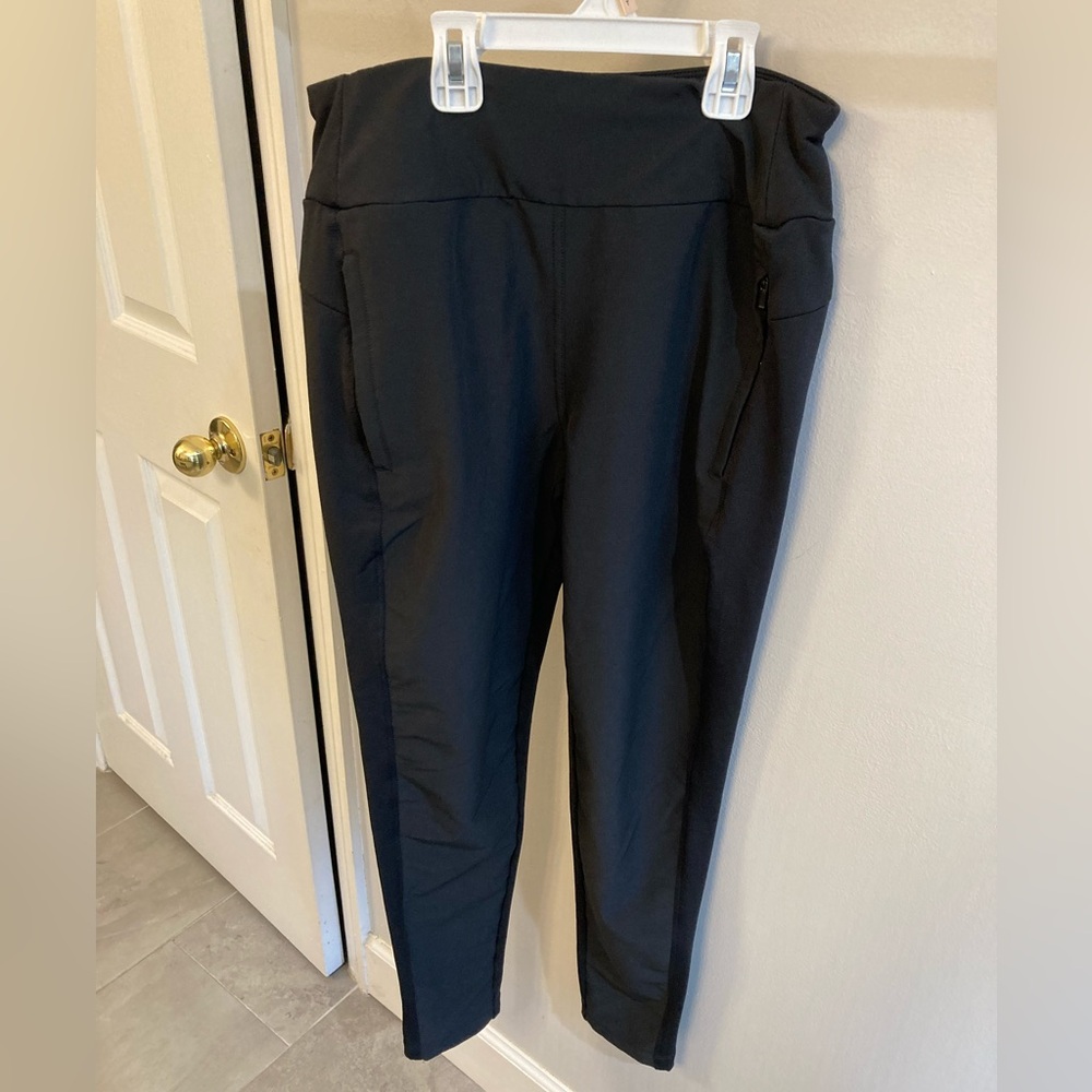 Mondetta Outdoor Project Black fleece lined full length Women’s M zip pockets